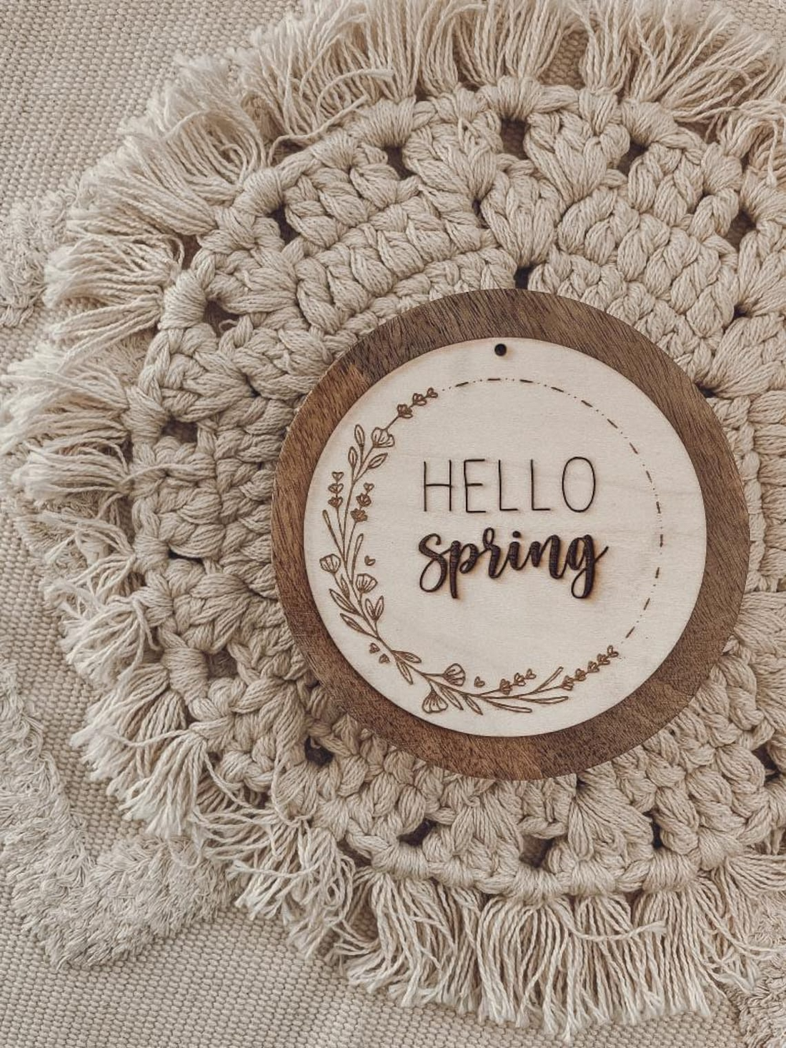 Holzschild "Hello Spring"